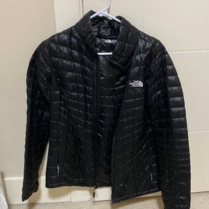 North face women’s light puffer jacket, black size medium
